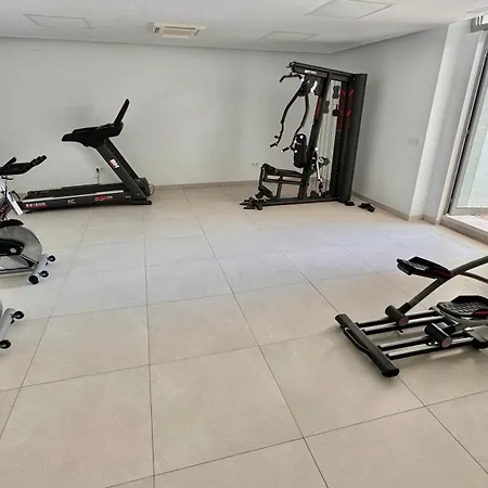 New 2 Bedroom Near The Beach! *