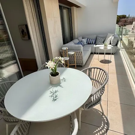 New 2 Bedroom Near The Beach! Apartment
