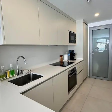 New 2 Bedroom Near The Beach! Apartment