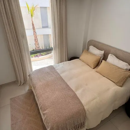 New 2 Bedroom Near The Beach! *