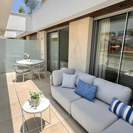 Apartment New 2 Bedroom Near The Beach!
